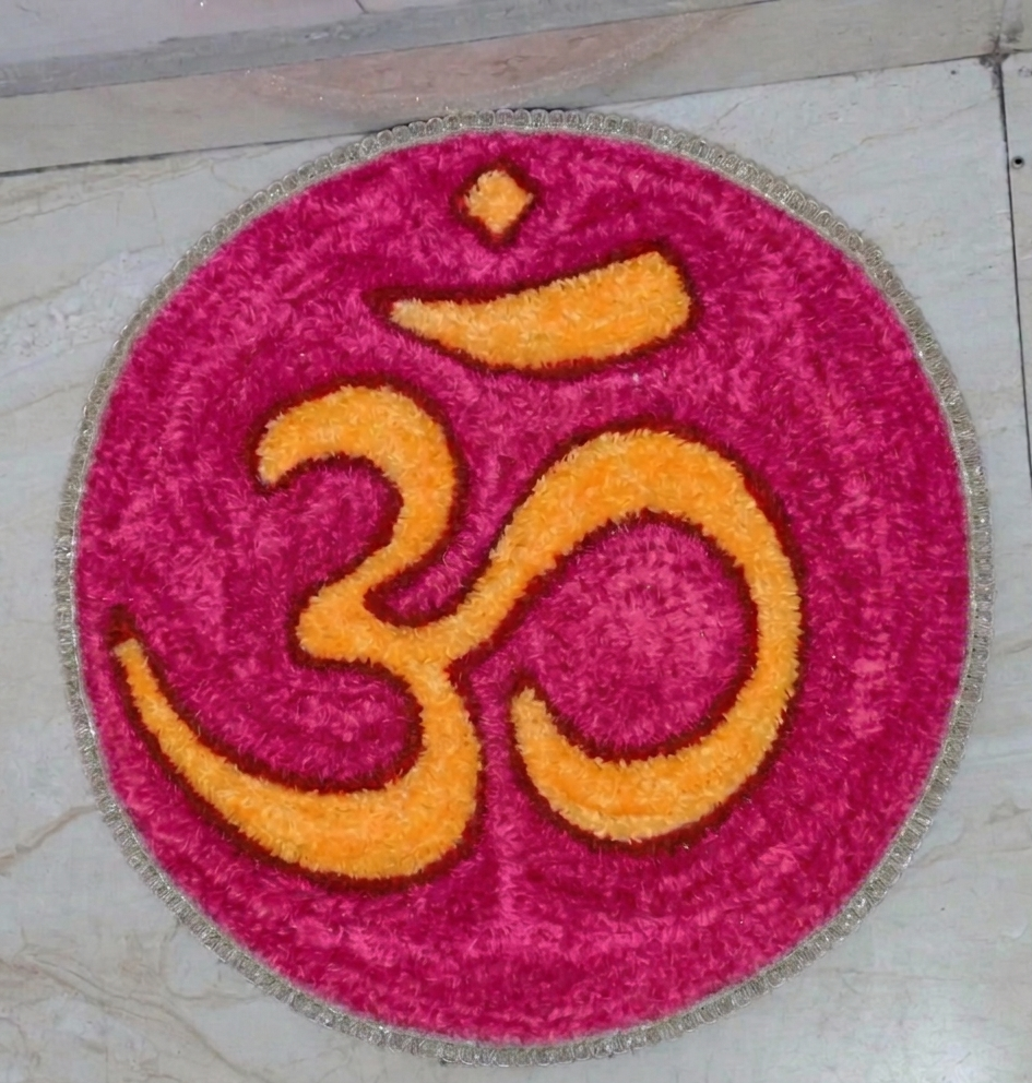 Fur Yarn 3 Feet Rangoli Mat - Design 24
