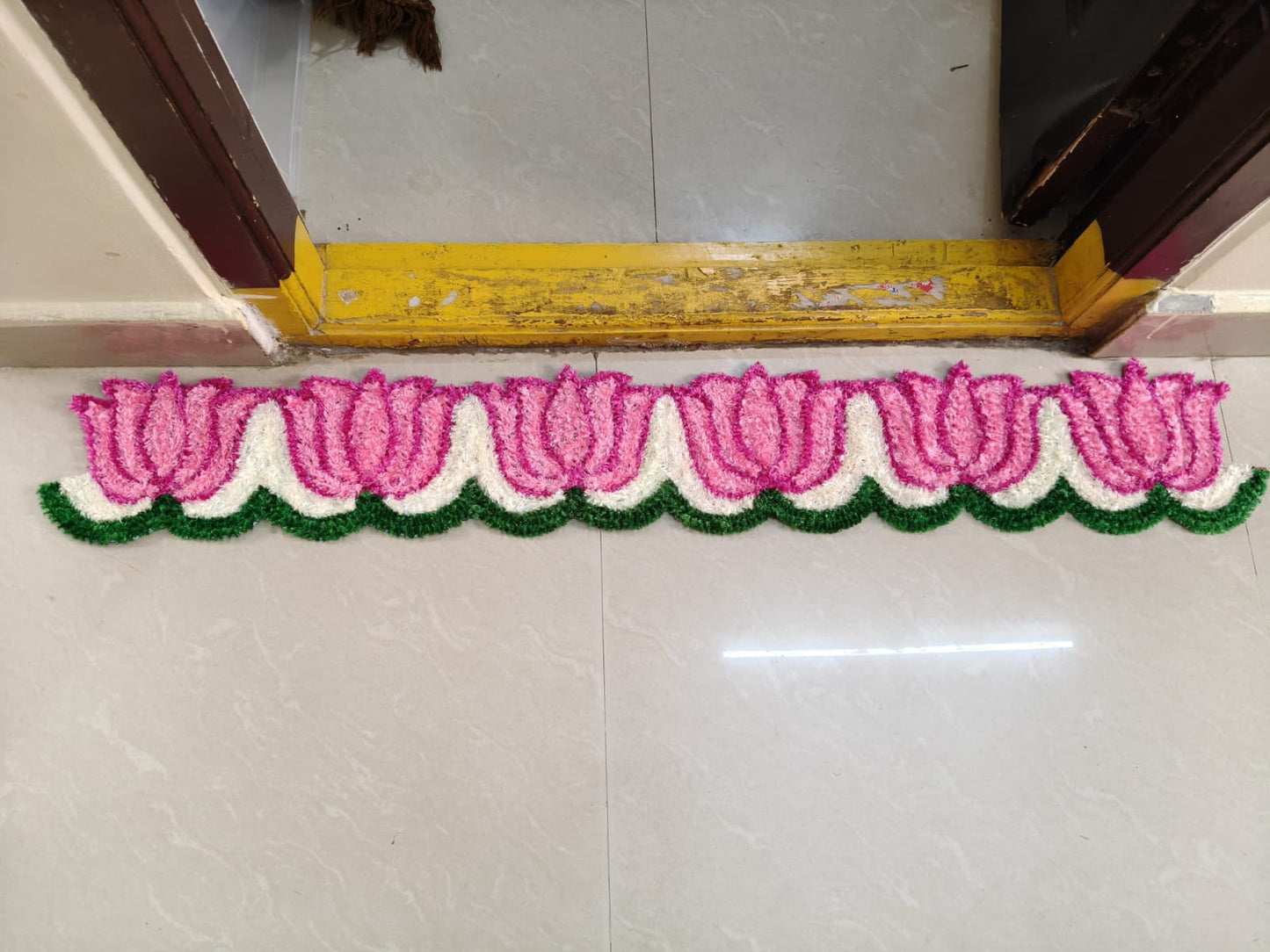 Pink Scallop Cutwork Threshold Mat