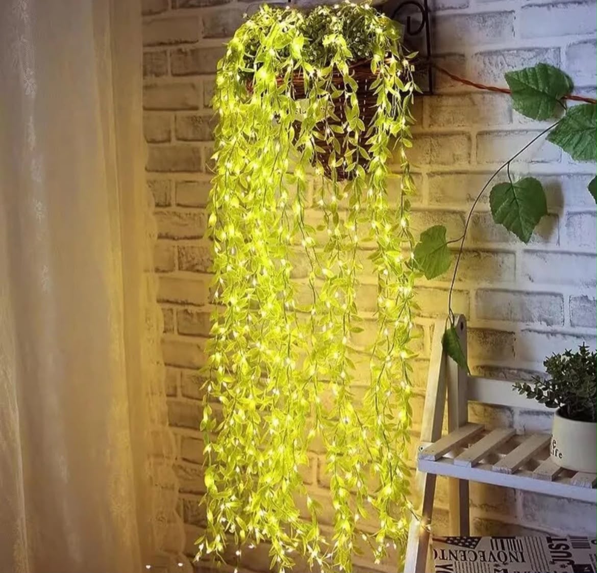 Leaf LED curtain string light hanging on a wall, plug-operated festive décor – Craft Decor